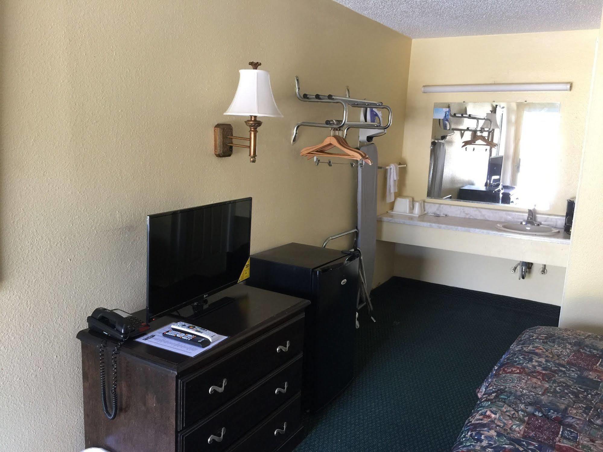 Kansas Inn Independence Extérieur photo